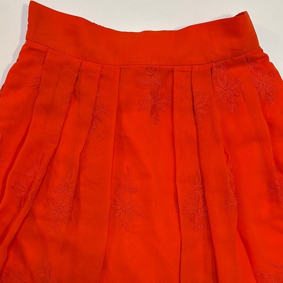 Eva Mendes Red Pleated Embellished Knee-Length Skirt - Picture 4 of 11